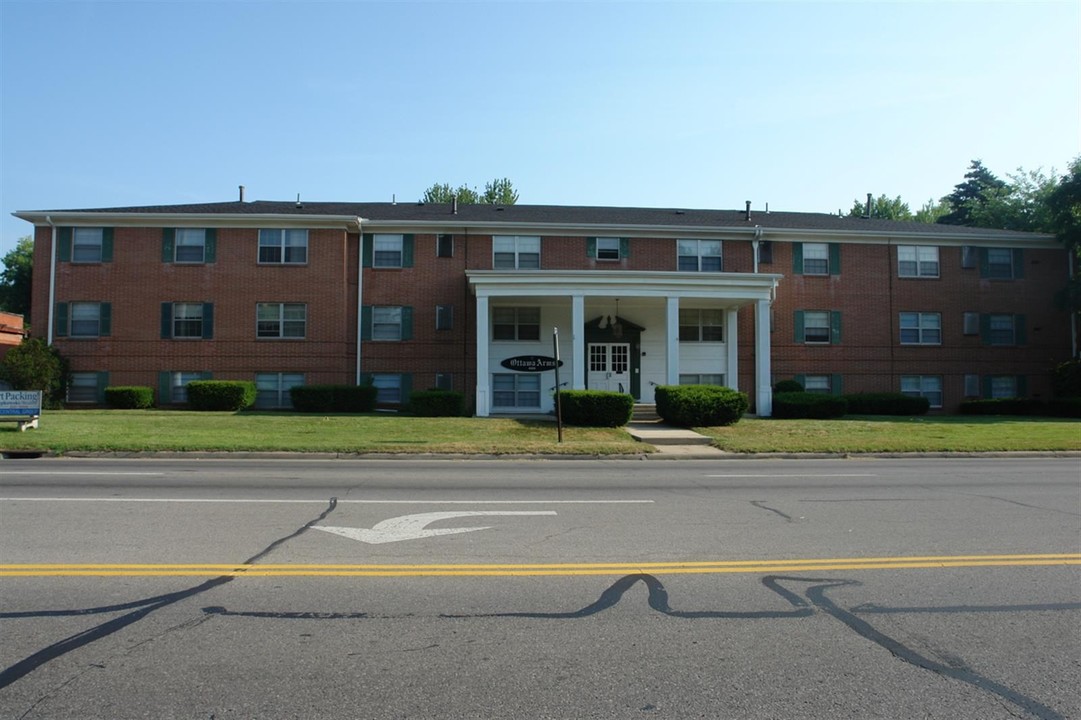 4224 W Central Ave in Toledo, OH - Building Photo