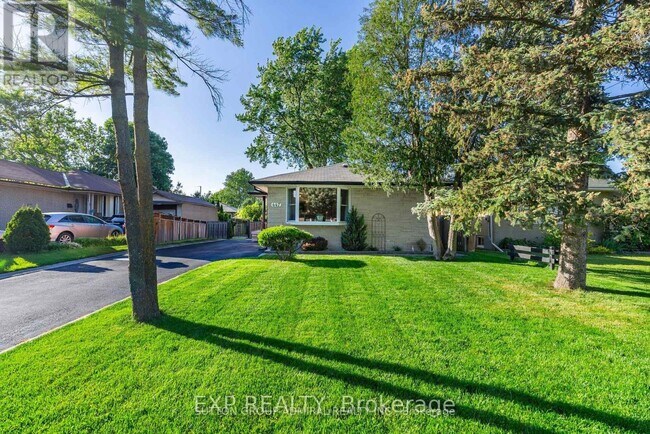 447 Taylor Mills Dr S in Richmond Hill, ON - Building Photo - Building Photo