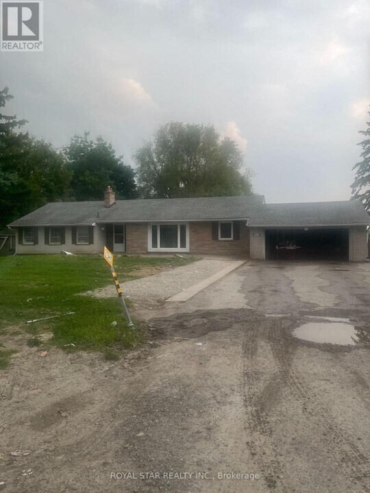 9210 Mississauga Rd in Brampton, ON - Building Photo