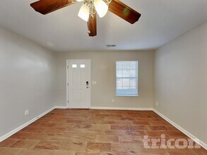 2000 Lake Carolina Dr in Columbia, SC - Building Photo - Building Photo