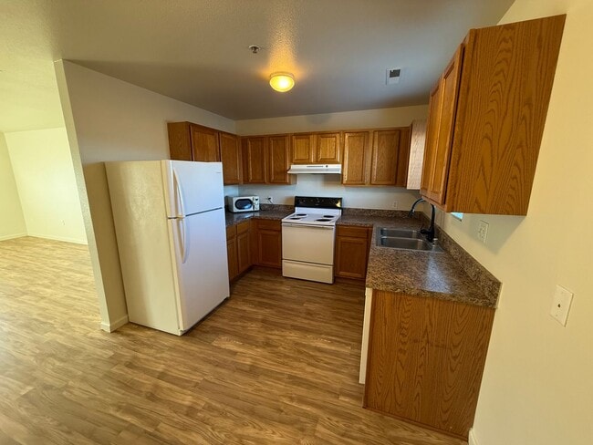 property at 1230 W Newlands Dr