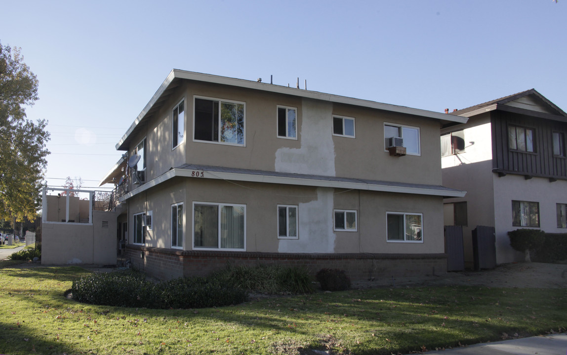 805 N Palmetto Ave in Ontario, CA - Building Photo