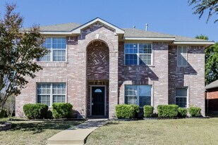 2133 Pecan Creek Dr in Mesquite, TX - Building Photo