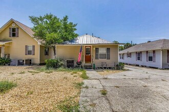 518 W Strong St in Pensacola, FL - Building Photo - Building Photo