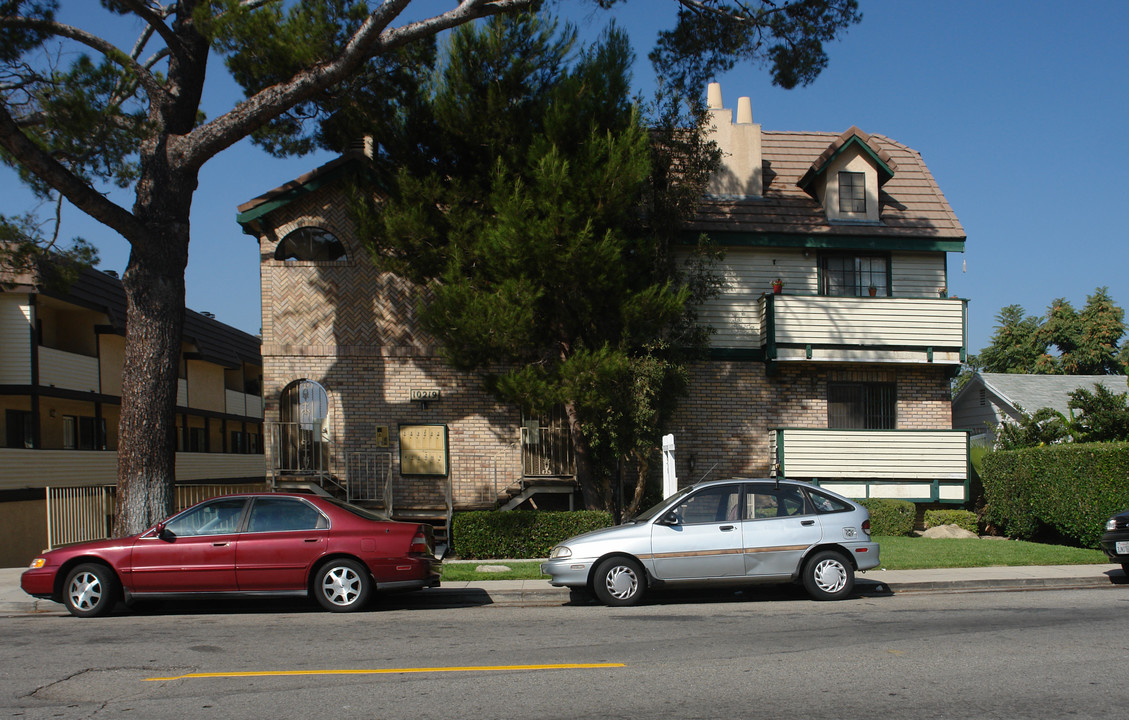 Commerce Apartments 2 in Tujunga, CA - Foto de edificio