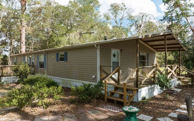 10898 89th Rd in Live Oak, FL - Building Photo - Building Photo