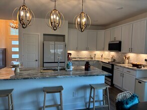 1912 Eliel Ln in Waco, TX - Foto de edificio - Building Photo