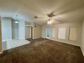 12119 Warwick Cir in Parrish, FL - Building Photo - Building Photo