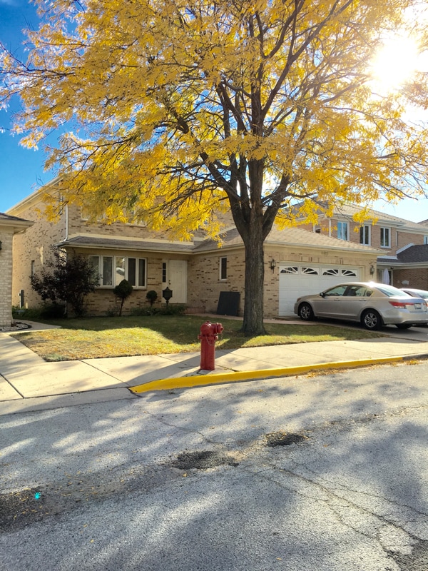 property at 6517 W Belle Plaine Ave