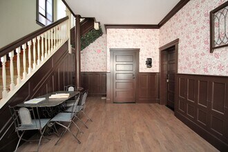 1634 NW Everett St in Portland, OR - Building Photo - Building Photo