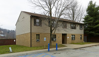 Penn Park Apartments in Turtle Creek, PA - Foto de edificio - Building Photo