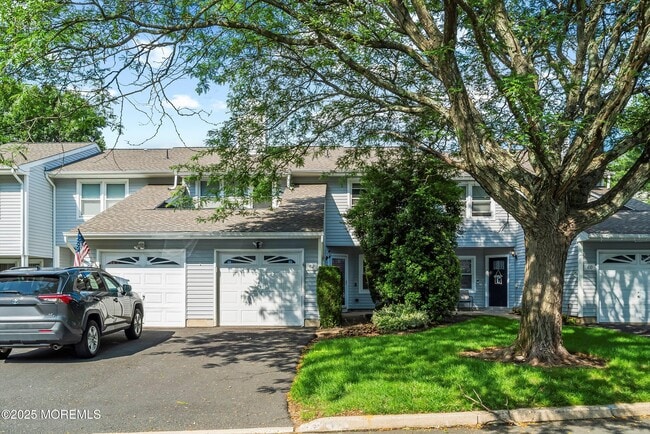 property at 62 Woodmere Dr