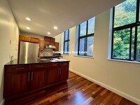 841 Parker St, Unit 304 in Boston, MA - Building Photo - Building Photo