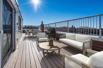 Crescent Towers in Saskatoon, SK - Building Photo - Building Photo