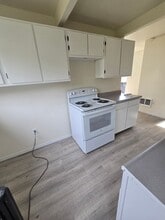 724 NE Madrone St in Grants Pass, OR - Building Photo - Building Photo