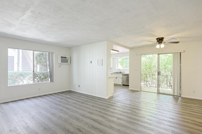 4800 Williamsburg Ln in La Mesa, CA - Building Photo - Building Photo