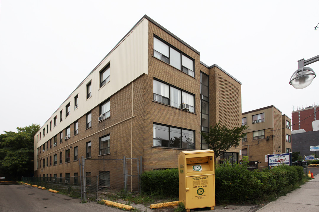 1675-1685 Eglinton Ave W in Toronto, ON - Building Photo