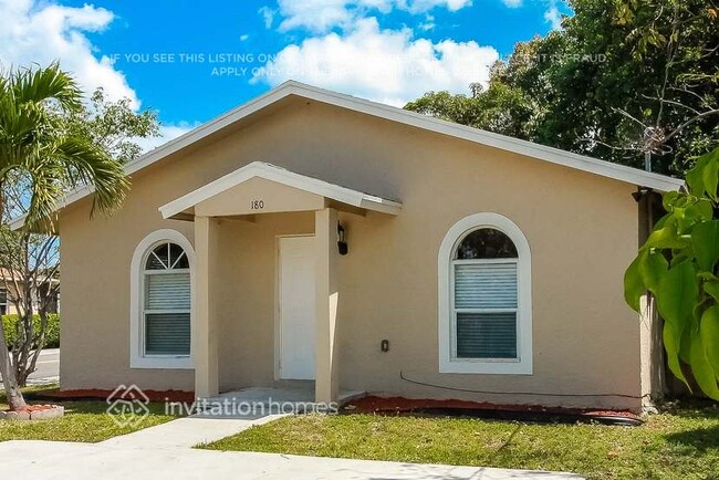 180 NW 7th Ave in Dania Beach, FL - Building Photo - Building Photo