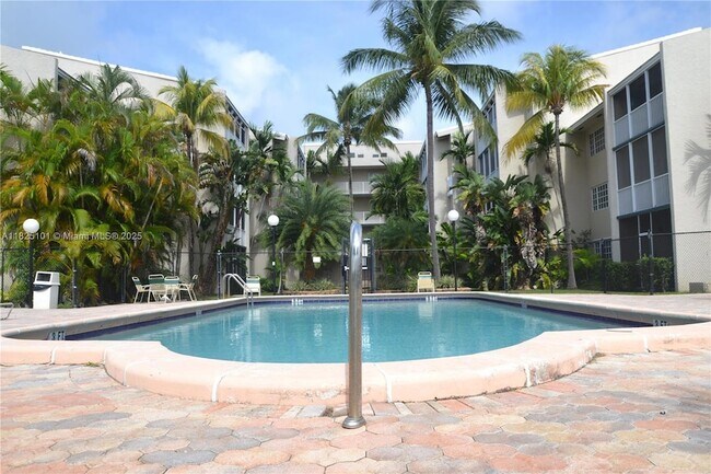 21133 SW 85th Ave, Unit 209 in Cutler Bay, FL - Building Photo - Building Photo