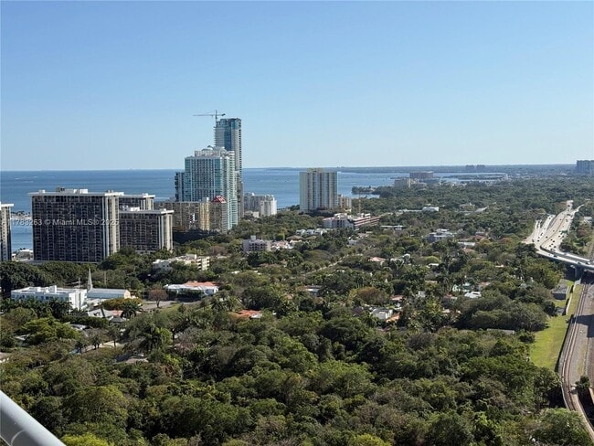 60 SW 13th St, Unit 2807 in Miami, FL - Building Photo - Building Photo
