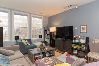 1059 W Fry St, Unit K09J in Chicago, IL - Building Photo - Building Photo