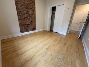 84 Van Wagenen Ave in Jersey City, NJ - Foto de edificio - Building Photo