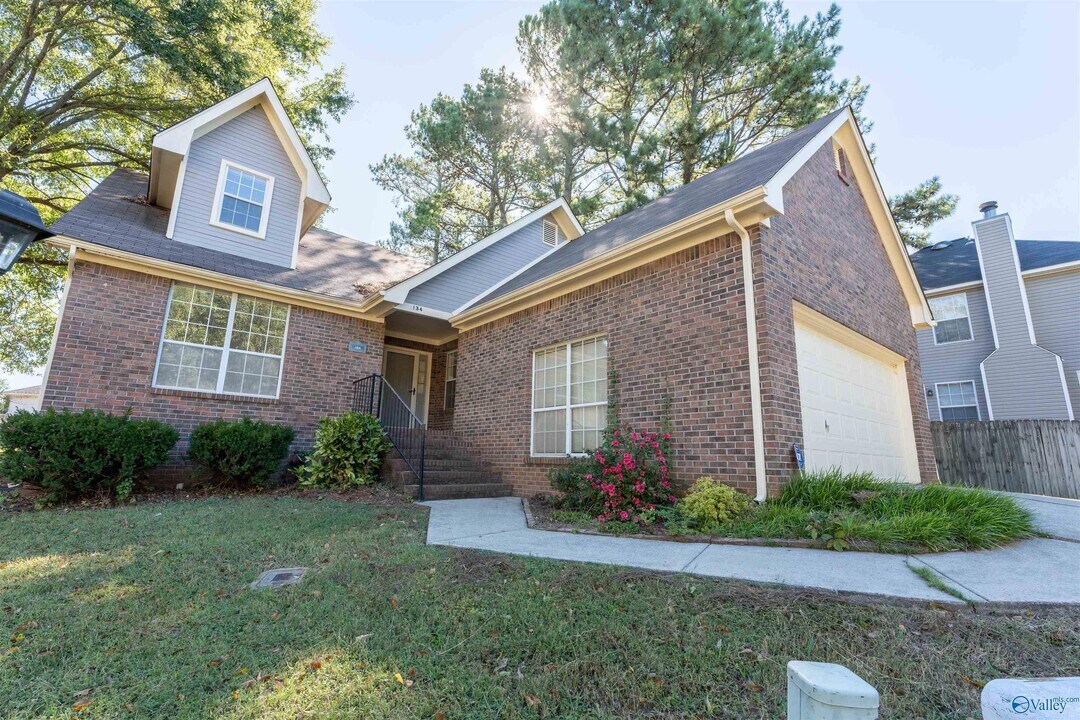 134 Philadelphia Dr in Madison, AL - Building Photo