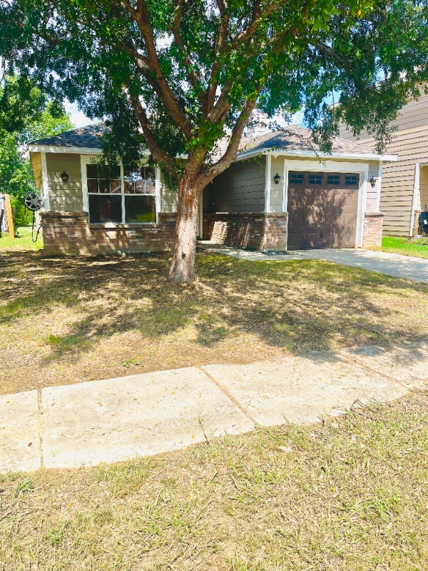 property at 1737 Vineridge Ln