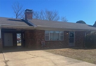 937 S Carl St in Siloam Springs, AR - Building Photo - Building Photo