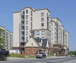 Mint Condos in Oakville, ON - Building Photo