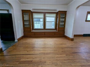 9715 Plymouth Ave-Unit -Down in Garfield Heights, OH - Building Photo - Building Photo