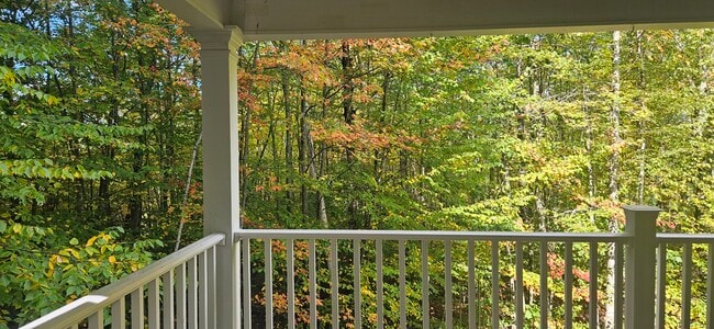 White Rock Senior Living Community in Bow, NH - Foto de edificio - Building Photo