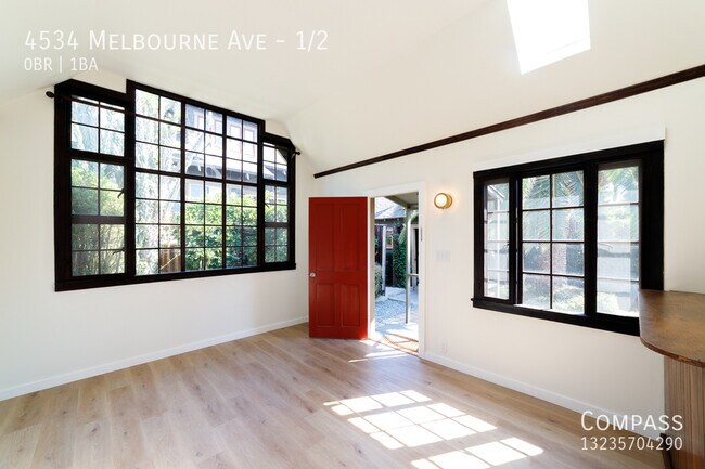4534 Melbourne Ave-Unit -1/2 in Los Angeles, CA - Building Photo - Building Photo