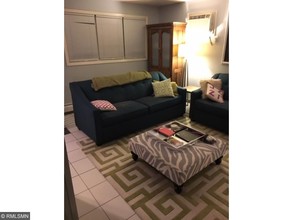 601 Monroe St NE in Minneapolis, MN - Foto de edificio - Interior Photo
