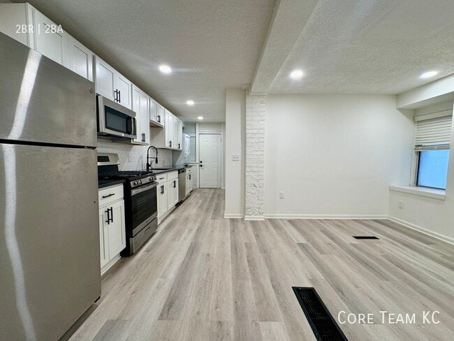 property at 1413 W 39th St