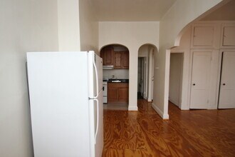 6 E Preston St in Baltimore, MD - Building Photo - Building Photo