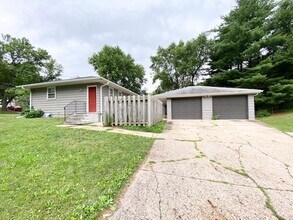 2731 Bennett Ave in Des Moines, IA - Building Photo - Building Photo