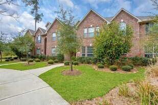 27 Umbria Ln in Spring, TX - Building Photo