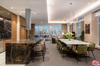 1201 S Hope St-Unit -2827 in Los Angeles, CA - Building Photo - Building Photo