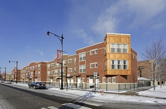 Shoreline Condominiums in Chicago, IL - Building Photo - Building Photo