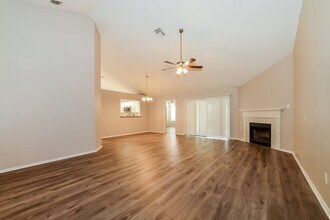 1038 Shaffer Trail in Oviedo, FL - Building Photo - Building Photo