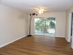 1638 Embassy Dr in West Palm Beach, FL - Building Photo - Building Photo