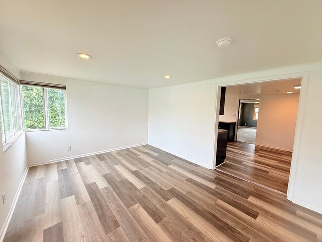 3239 39th Ave SW in Seattle, WA - Building Photo - Building Photo