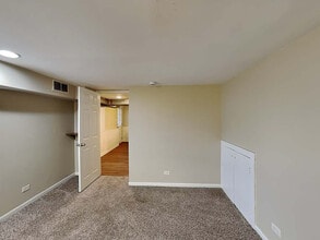 144 E Drummond Ave in Glendale Heights, IL - Foto de edificio - Building Photo