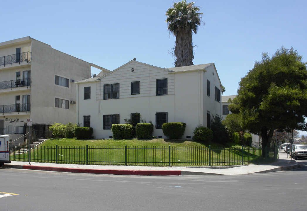 3908 W 2nd St in Los Angeles, CA - Building Photo