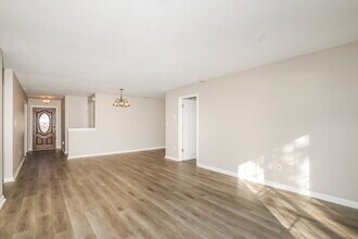 6667 W Longview Dr in McCordsville, IN - Foto de edificio - Building Photo