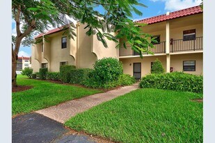 2050 Oleander Blvd in Fort Pierce, FL - Building Photo