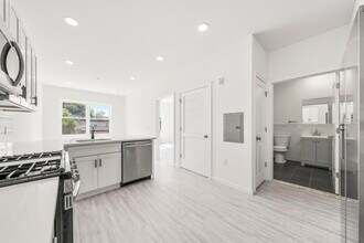 51 E Main St in Bergenfield, NJ - Building Photo - Building Photo