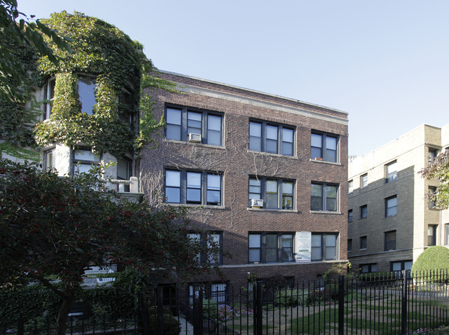 716 N Grace St in Chicago, IL - Foto de edificio - Building Photo