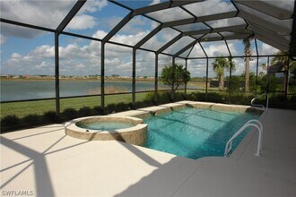 10142 Avalon Lake Cir in Ft. Myers, FL - Building Photo - Building Photo